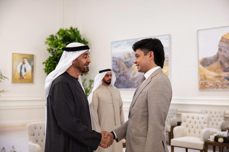 KDPM TENGKU MAHKOTA PAHANG BERKENAN MENGADAP PRESIDEN UAE