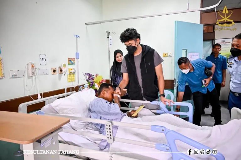 KEBAWAH DULI PADUKA MULIA TENGKU MAHKOTA PAHANG BERKENAN BERANGKAT MENZIARAHI MEJAR ZAWIR BIN MAHAMUD DI HOSPITAL TENGKU AMPUAN AFZAN HARI INI