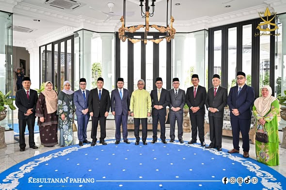 KDPB SULTAN PAHANG TERIMA MENGADAP PENGERUSI DRB HICOM DAN DRB HICOM UNIVERSITI