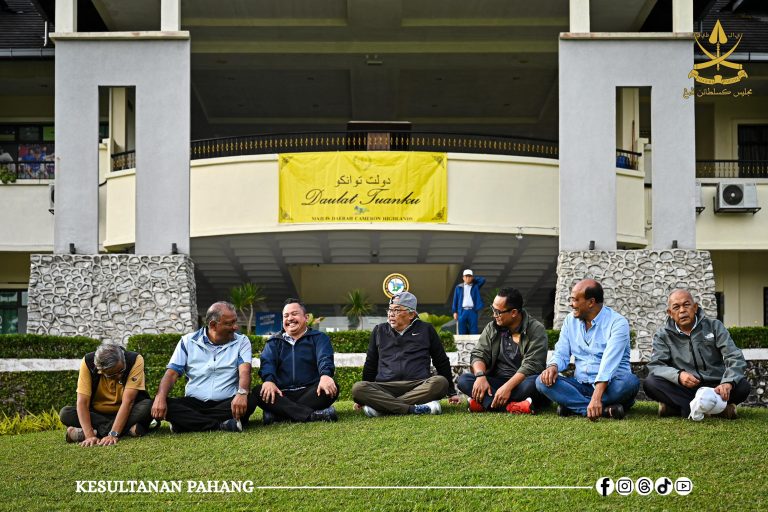 KDPB SULTAN PAHANG BERIADAH DI PADANG KELAB GOLF SULTAN AHMAD SHAH