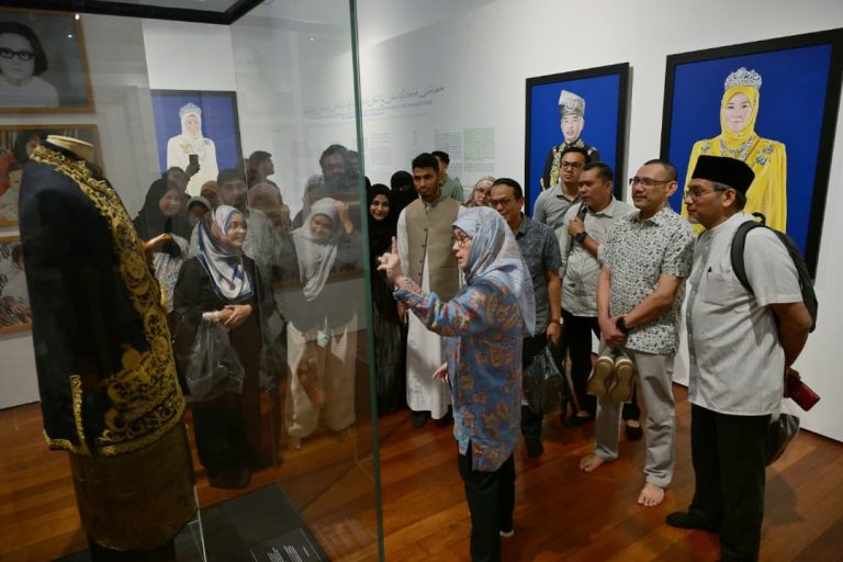 KDPB TENGKU AMPUAN PAHANG BERSAMA RAKAN SEKELAS MELAWAT MUZIUM PAHANG