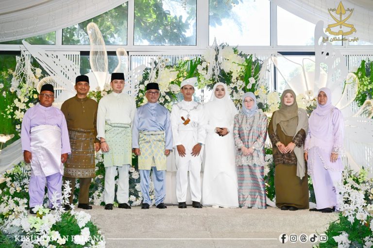 KDPB SULTAN PAHANG DAN KDPB TENGKU AMPUAN PAHANG BERKENAN BERANGKAT KE MAJLIS PERKAHWINAN PACAL DIDIK ROSLI NAZAN