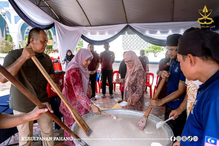 KDPB TENGKU AMPUAN PAHANG BERKENAN MEMASAK BUBUR LAMBUK SEMPENA TEMASYA WARISAN PAHANG 2026