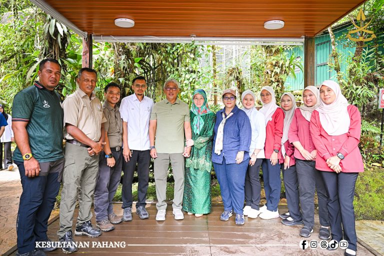 KDPB SULTAN PAHANG DAN KDPB TENGKU AMPUAN PAHANG BERKENAN BERCEMAR DULI KE CAMERON HIGHLANDS MONTANE PARK (CHiMP)