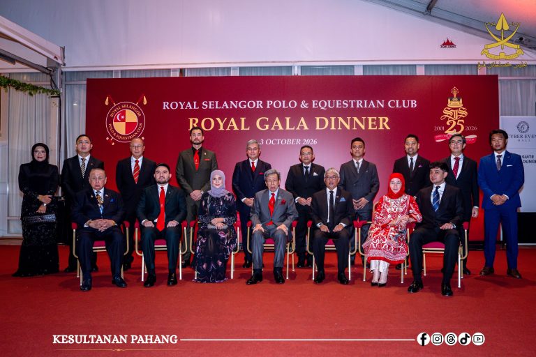 KEBERANGKATAN KDPB SULTAN PAHANG DAN KDPB TENGKU AMPUAN PAHANG MERIAHKAN MAJLIS MAKAN MALAM GALA DIRAJA
